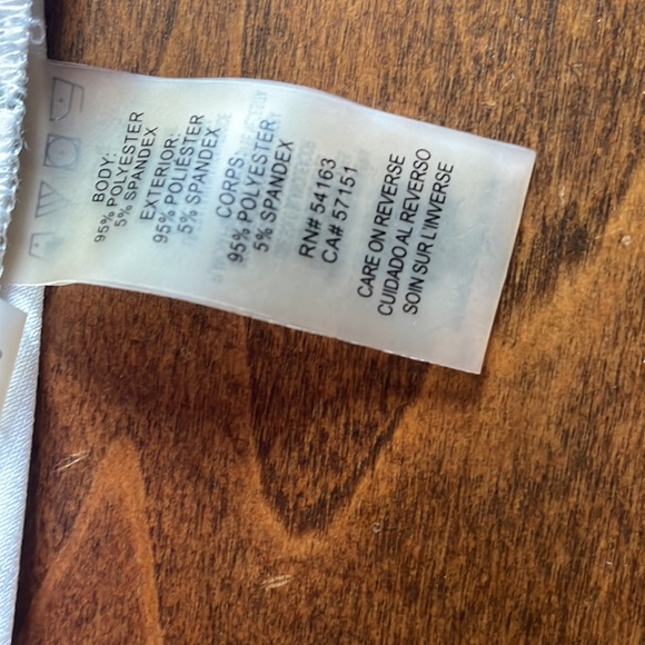 Beautiful, fashionable top for women ,easy to wear. - Picture 3 of 3